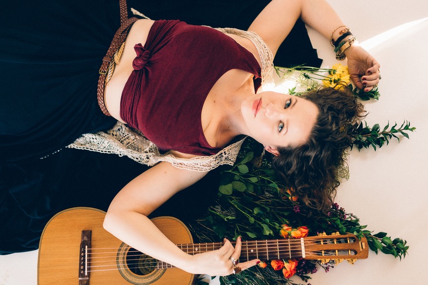 Kimberly Townsend, Kara Cole + 13 Indie Folk / Americana artists that should be on your Spotify Playlist